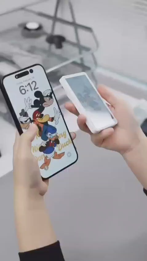 Magnetic Selfie Screen